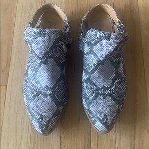 Snake print Crown Vintage boots